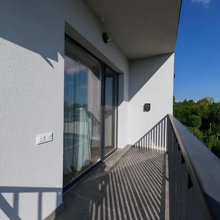 Мм Group Apartment Uzhhorod Exterior photo