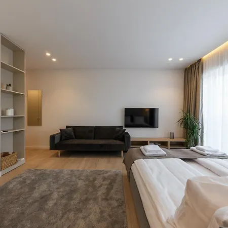 Мм Group Apartment Uzhhorod Exterior photo